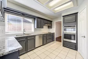 3838 Fawn Creek Dr, Houston, TX 77339 - Photo 17