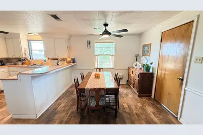 332 Henson Street, El Campo, TX 77437 - Photo 11