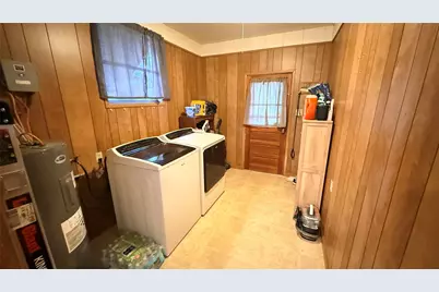 332 Henson Street, El Campo, TX 77437 - Photo 13