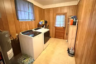 332 Henson St, El Campo, TX 77437 - Photo 13