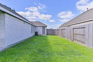 9606 Sterling Arbor Dr, Baytown, TX 77521 - Photo 17