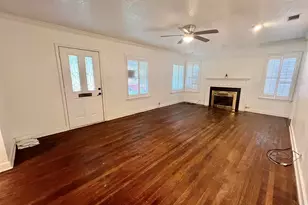 2475 Evalon St, Beaumont, TX 77702 - Photo 9