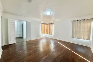 2475 Evalon St, Beaumont, TX 77702 - Photo 13