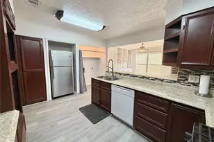 2475 Evalon St, Beaumont, TX 77702 - Photo 7