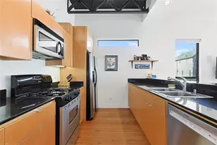 1105 W 21st St, Houston, TX 77008 - Photo 11