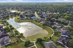 316 Falcon Lake Dr, Friendswood, TX 77546 - Photo 31