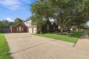 316 Falcon Lake Dr, Friendswood, TX 77546 - Photo 33