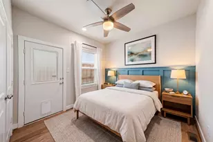 728 Carriage Knls Dr, Houston, TX 77008 - Photo 29