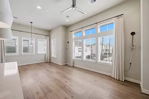 728 Carriage Knls Dr, Houston, TX 77008 - Photo 11