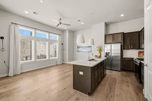 728 Carriage Knls Dr, Houston, TX 77008 - Photo 9