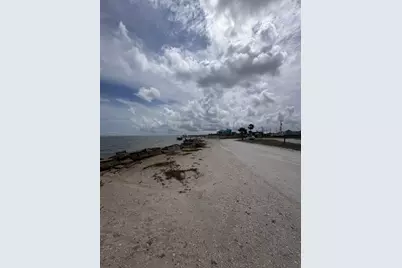 1301 N Ocean Drive, Port Lavaca, TX 77979 - Photo 21
