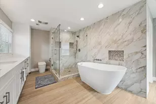 205 W Bayou Dr, Dickinson, TX 77539 - Photo 21