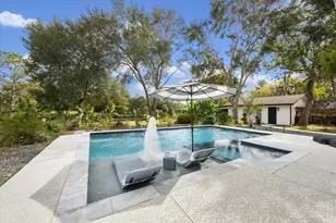 205 W Bayou Dr, Dickinson, TX 77539 - Photo 3