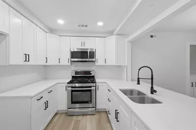3602 Storm Creek Drive, Houston, TX 77088 - Photo 7