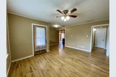 1113 Chevy Chase Drive, Angleton, TX 77515 - Photo 5
