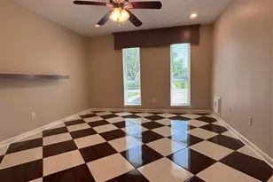 409 Bellmar Ln, Friendswood, TX 77546 - Photo 13