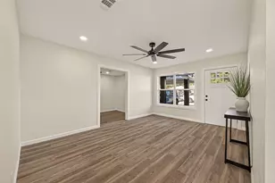 264 Parker Rd, Houston, TX 77076 - Photo 9