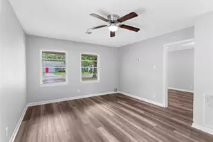 1104 Southampton St, Angleton, TX 77515 - Photo 11