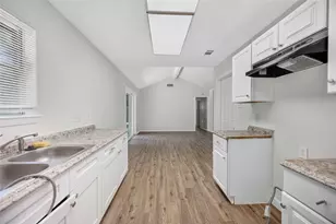 5114 Heatherbrook Dr, Houston, TX 77045 - Photo 11