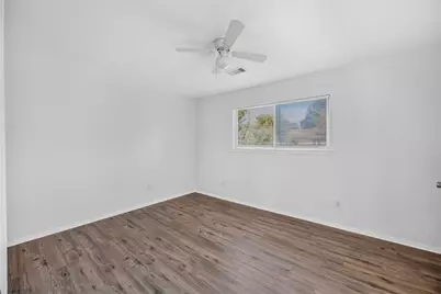 5114 Heatherbrook Drive, Houston, TX 77045 - Photo 17