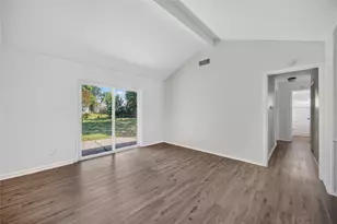 5114 Heatherbrook Dr, Houston, TX 77045 - Photo 9