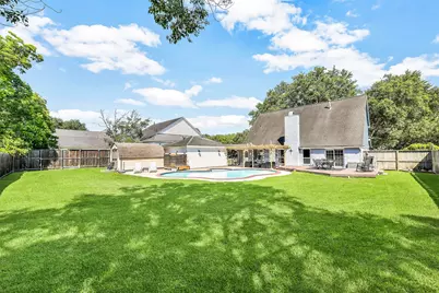 404 Independence Drive, Friendswood, TX 77546 - Photo 33