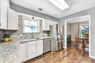 404 Independence Dr, Friendswood, TX 77546 - Photo 13