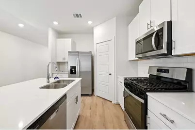 6805 Hart Oak Court, Conroe, TX 77304 - Photo 9