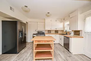 2821 Eastgrove Ln, Houston, TX 77027 - Photo 9