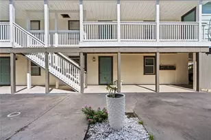 918 Winnie St, Galveston, TX 77550 - Photo 7