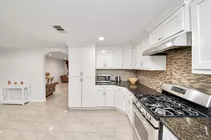 9422 Pipestone St, Houston, TX 77074 - Photo 9