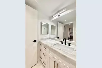 2016 Main Street #1013, Houston, TX 77002 - Photo 9