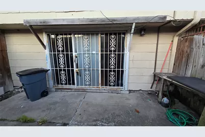 7913 Grove Ridge Drive, Houston, TX 77061 - Photo 27