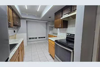7913 Grove Ridge Drive, Houston, TX 77061 - Photo 9