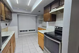 7913 Grove Ridge Dr, Houston, TX 77061 - Photo 9