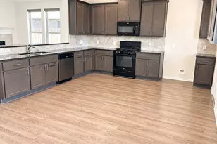 96 Jessica Dr, Dayton, TX 77535 - Photo 5