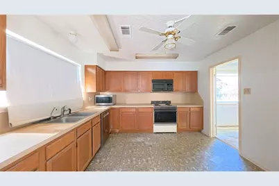 16730 Barkentine Lane, Friendswood, TX 77546 - Photo 9