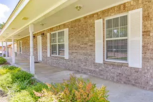 216 E Montana Dr, Shiner, TX 77984 - Photo 5