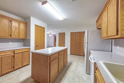 216 E Montana Drive, Shiner, TX 77984 - Photo 11