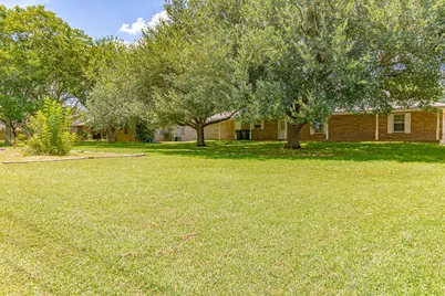216 E Montana Drive, Shiner, TX 77984 - Photo 29