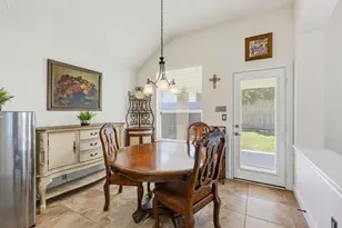 2521 Twisting Pine Ct, Houston, TX 77345 - Photo 9
