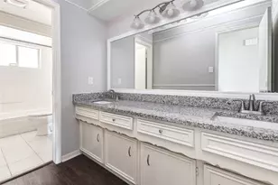 13115 Sherwood Oaks Dr, Houston, TX 77015 - Photo 17