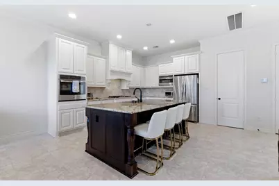 27 Daffodil Meadow Place, Tomball, TX 77375 - Photo 5