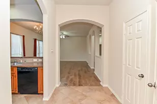 2106 Castle Gardens Ln, Katy, TX 77449 - Photo 5