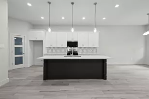 1815 N 19th St, Nederland, TX 77627 - Photo 9