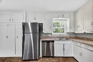 1004 S Shepherd Dr, Baytown, TX 77520 - Photo 13