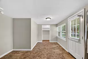 1004 S Shepherd Dr, Baytown, TX 77520 - Photo 15