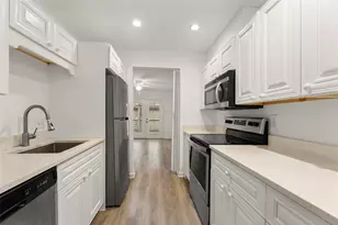12633 Memorial Dr, Houston, TX 77024 - Photo 15