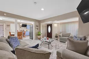 4930 Teton St, Houston, TX 77033 - Photo 5