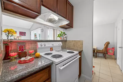 7709 Shadow Hill Lane, Houston, TX 77072 - Photo 15